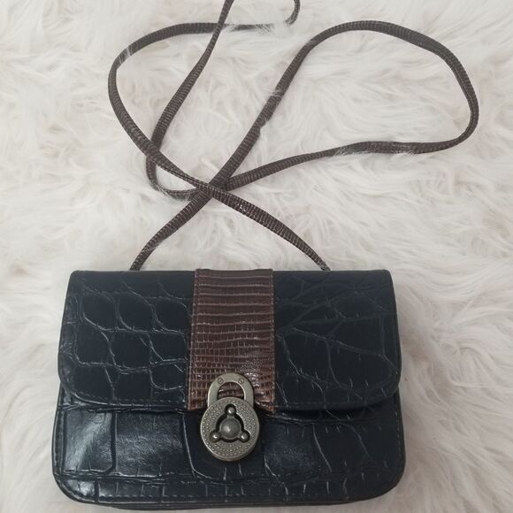 Cute Crossbody Bag w/Unique Closure Faux Leather - Picture 2 of 11